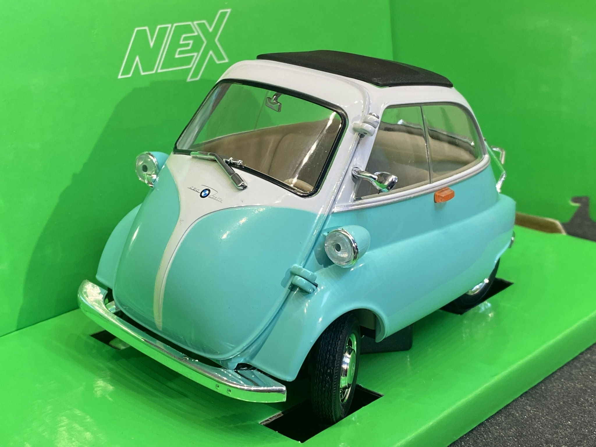 Skala 1/18 BMW Isetta, pastel green/white fr Welly / Nex Models