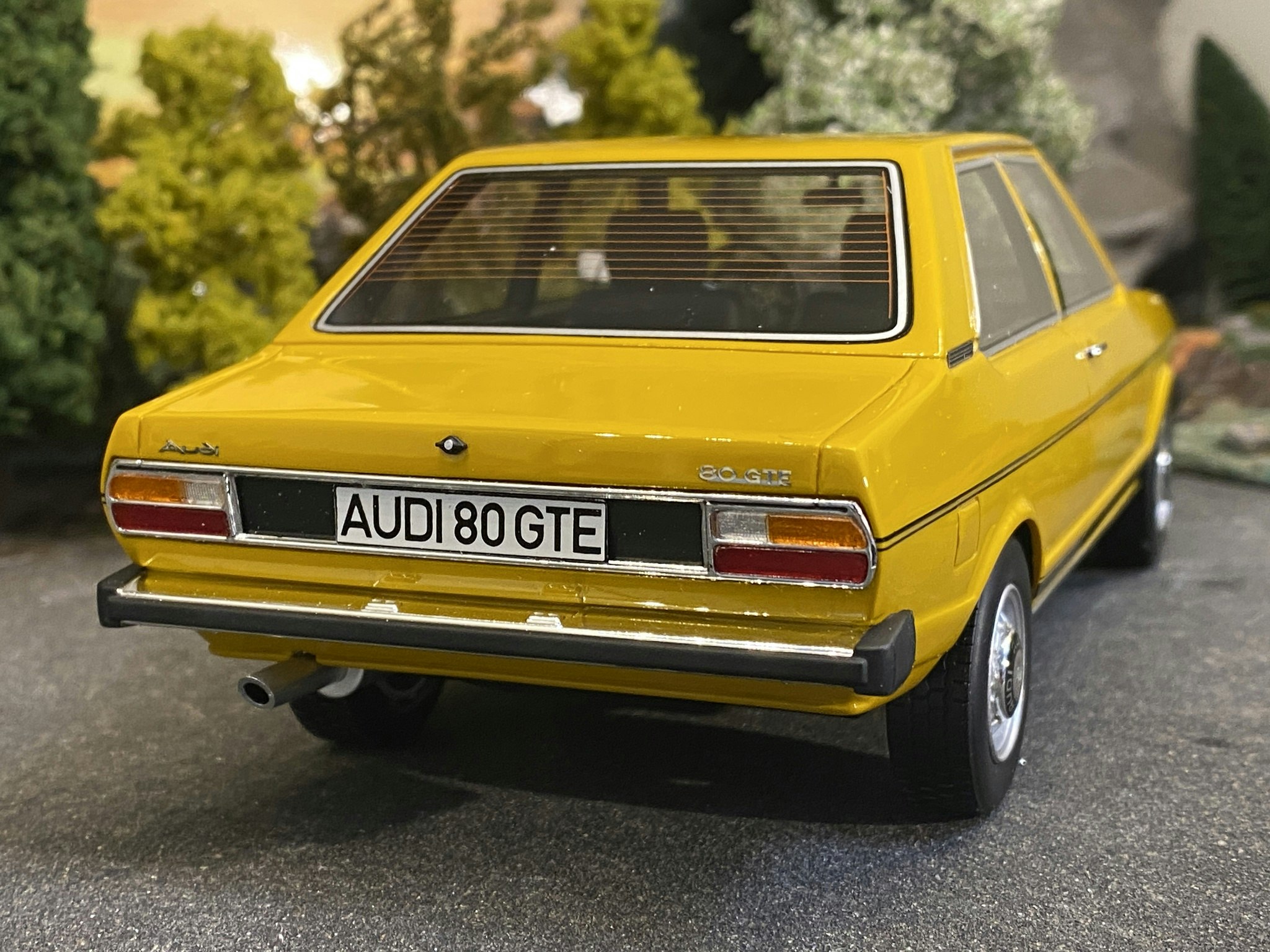 Skala 1/18 Audi 80 GTE 72' Orange/black fr BoS Best of Show Limited Edition