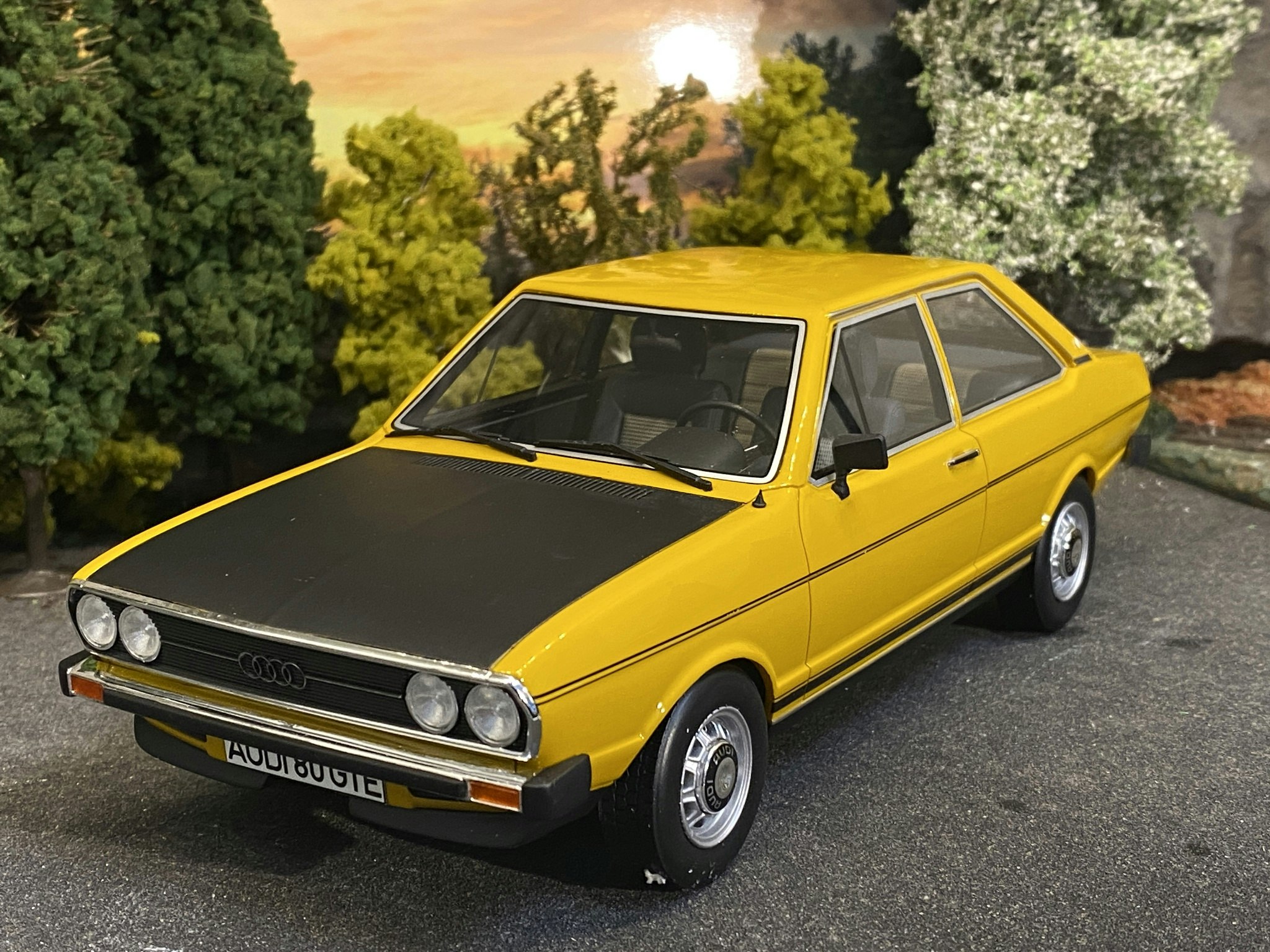 Skala 1/18 Audi 80 GTE 72' Orange/black fr BoS Best of Show Limited Edition