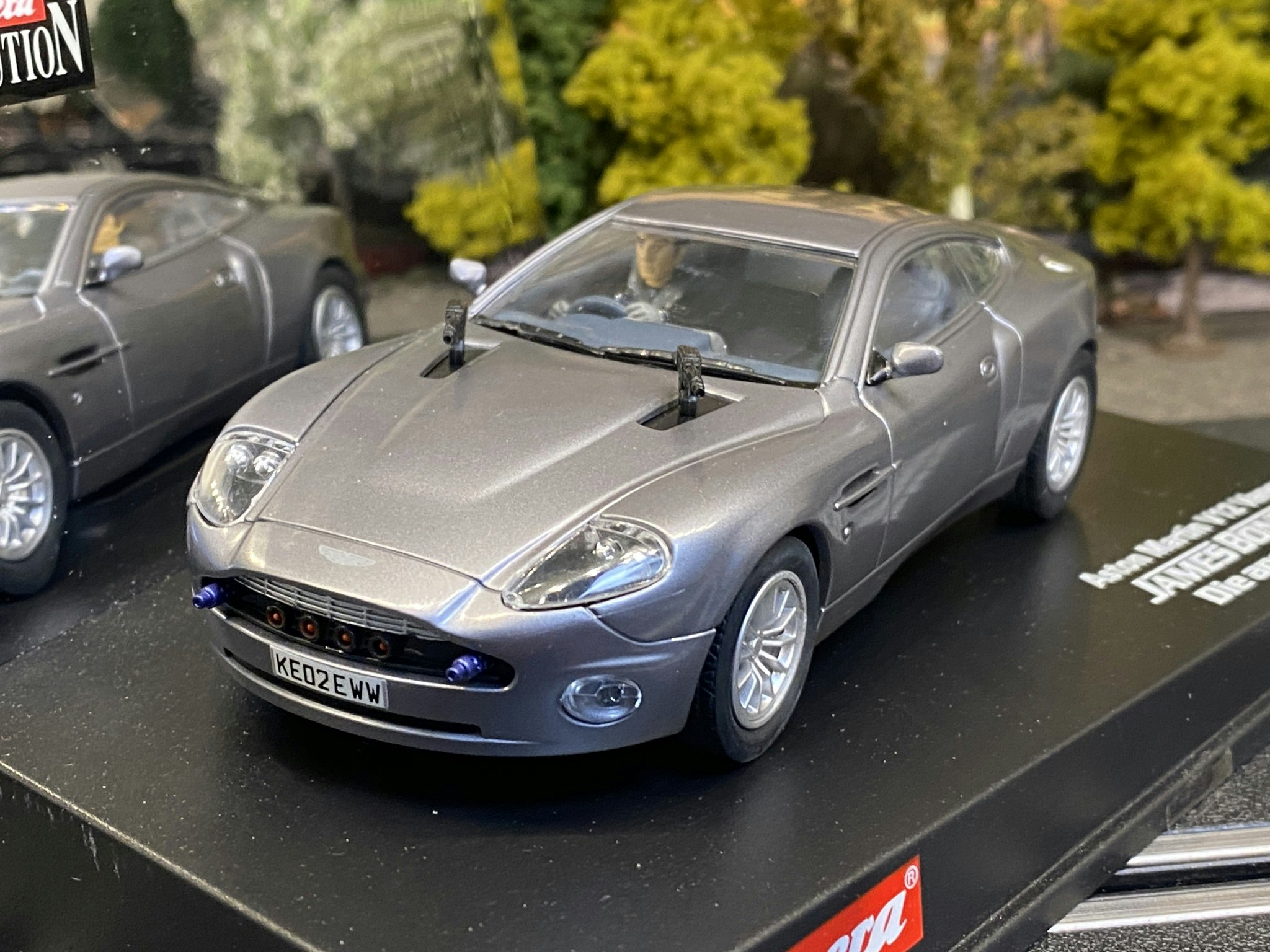 Skala 1/32 Analog Slotcar fr Carrera: Aston Martin V12 Vanquish James Bond 007 - Die another day