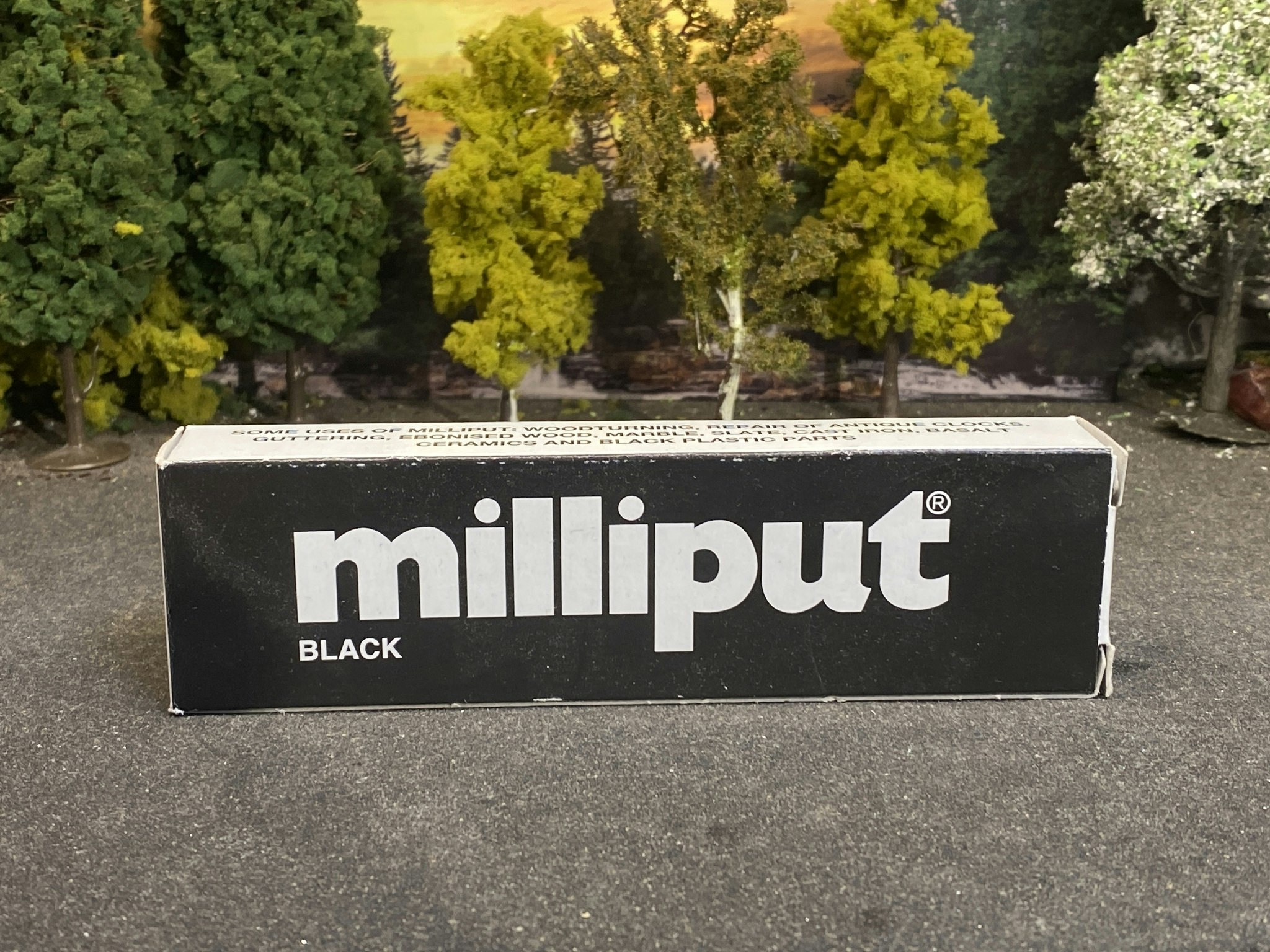 Milliput, Black - Two Part Epoxy Putty - 4oz (113,4g) per pack