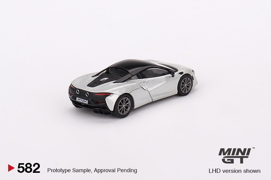 Skala 1/64 McLaren Artura Ice Silver fr MINI GT (582)