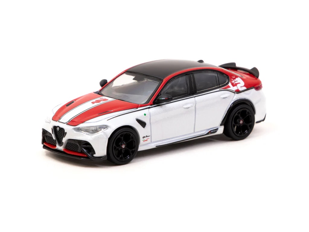 Skala 1/64 Alfa Romeo Giulia GTA Red / White fr TARMAC Works - Global64