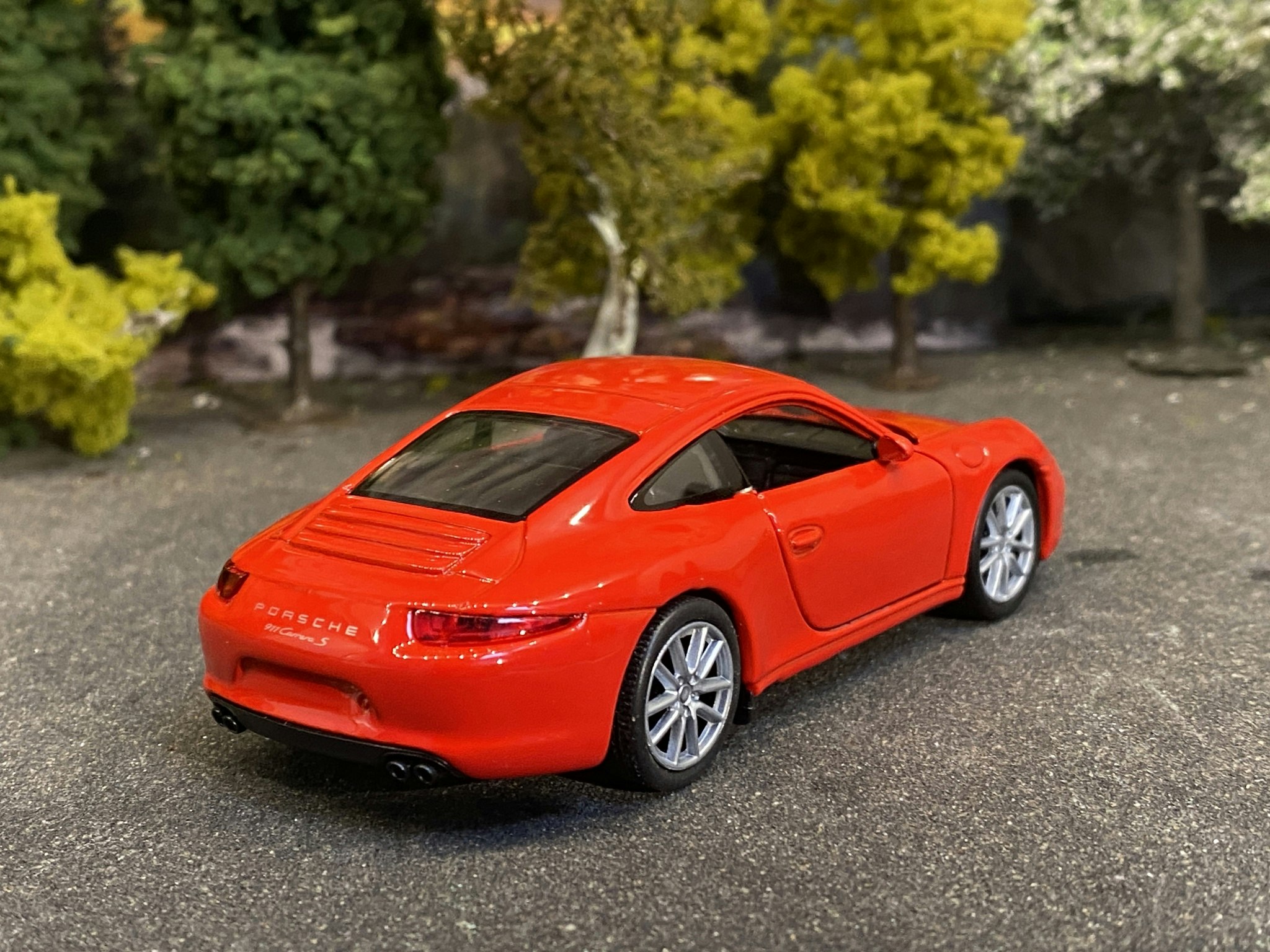Skala 1/36 Porsche 911 Carrera S, Red fr Nex models / Welly