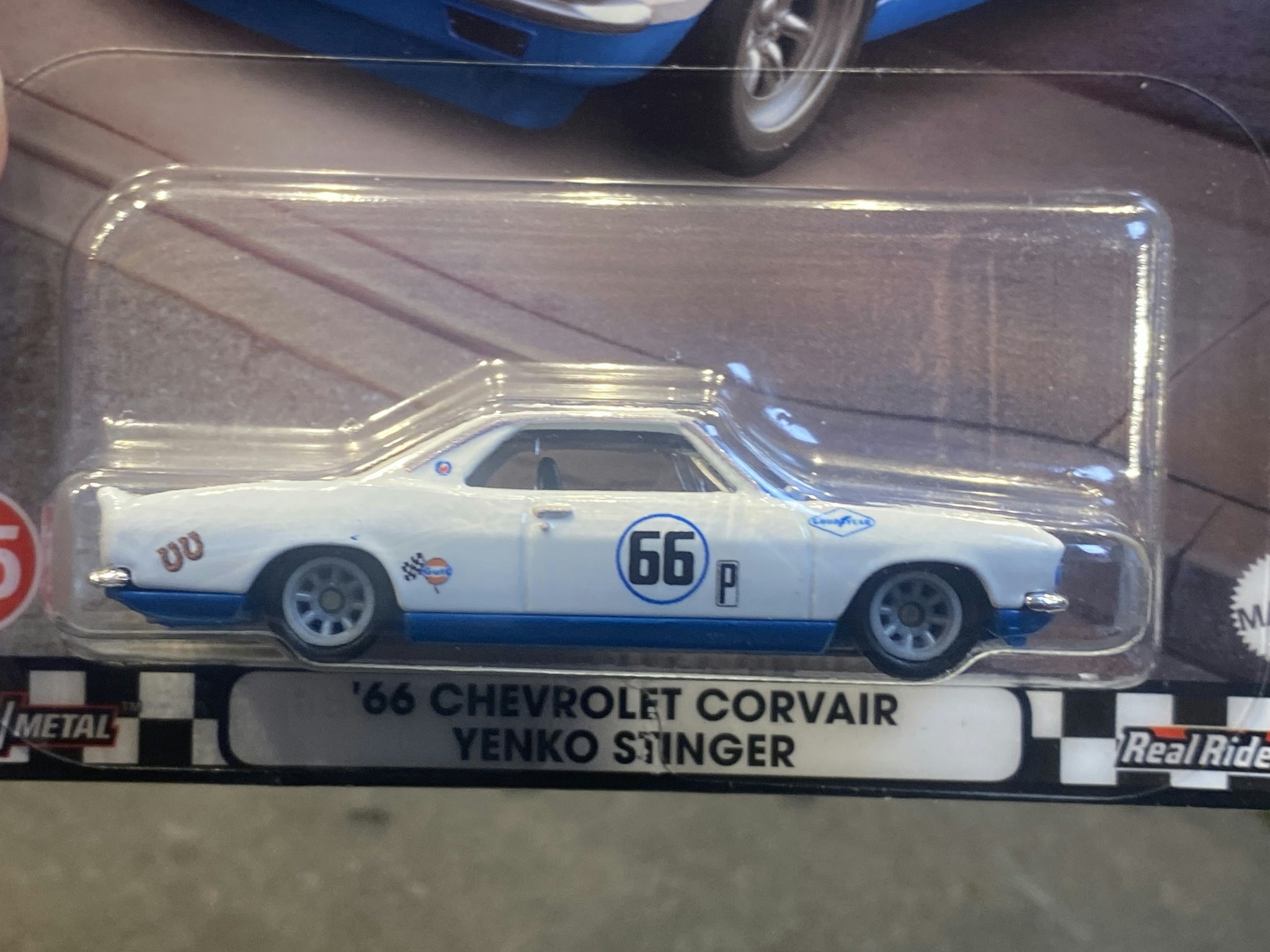 Skala 1/64 HOT WHEELS Premium - Boulevard - '66 Chevrolet Corvair Yenko Stinger