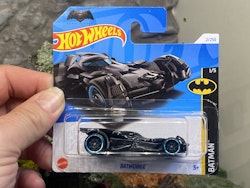 Skala 1/64 Hot Wheels: Batmobile
