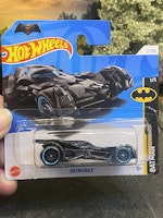 Skala 1/64 Hot Wheels: Batmobile