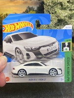 Skala 1/64 Hot Wheels: Audi RS E-tron GT, White