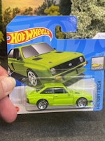 Skala 1/64 Hot Wheels: Ford Escort RS2000, Green