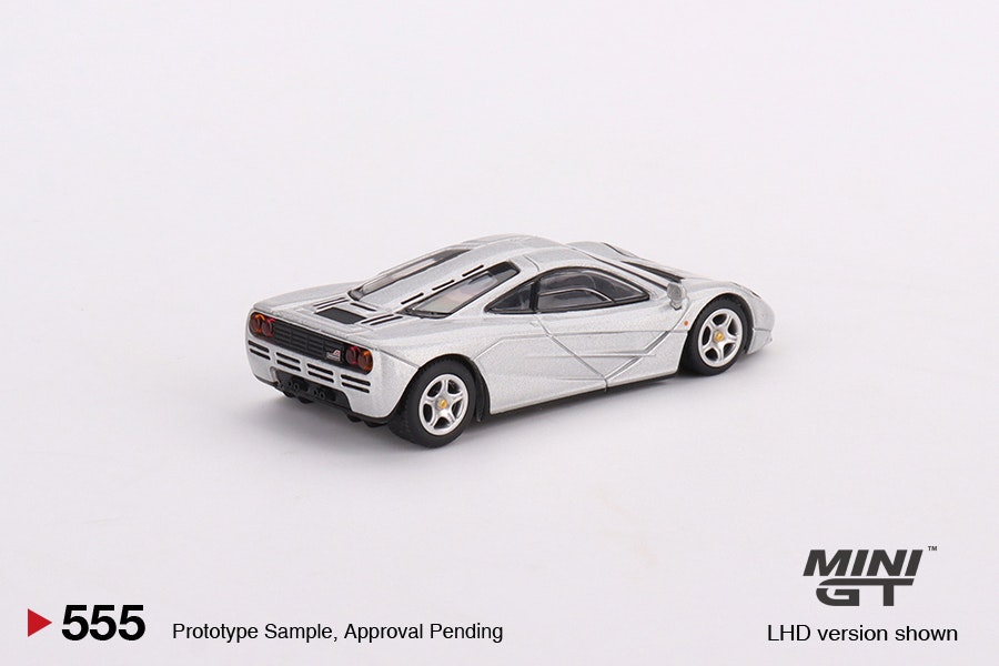 Skala 1/64 McLaren F1 Magnesium Silver fr MINI GT (555)