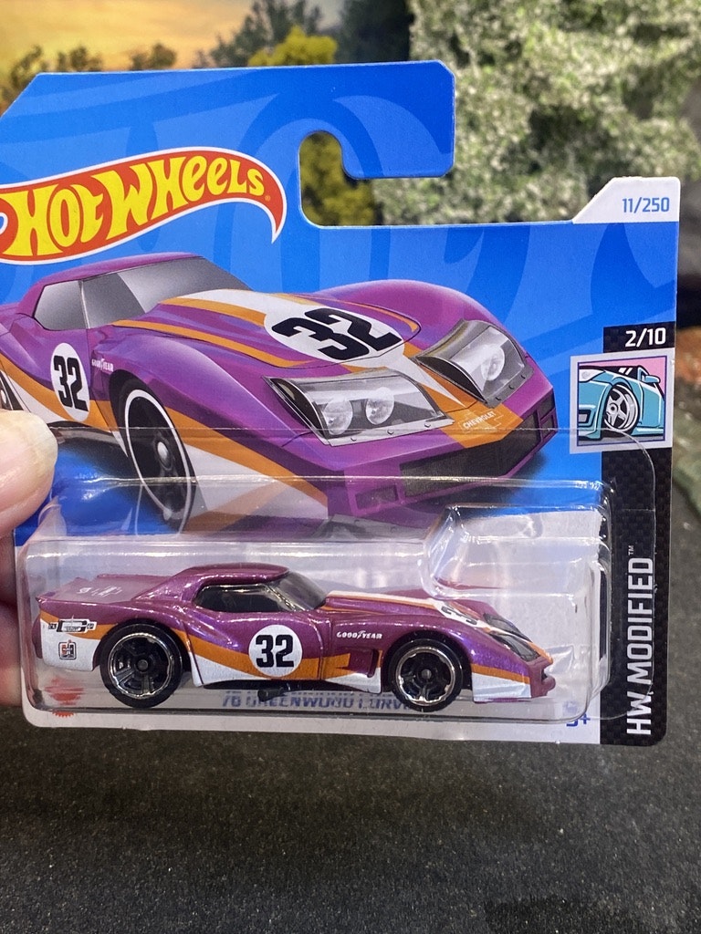 Skala 1/64 Hot Wheels: 76' Greenwood Corvette