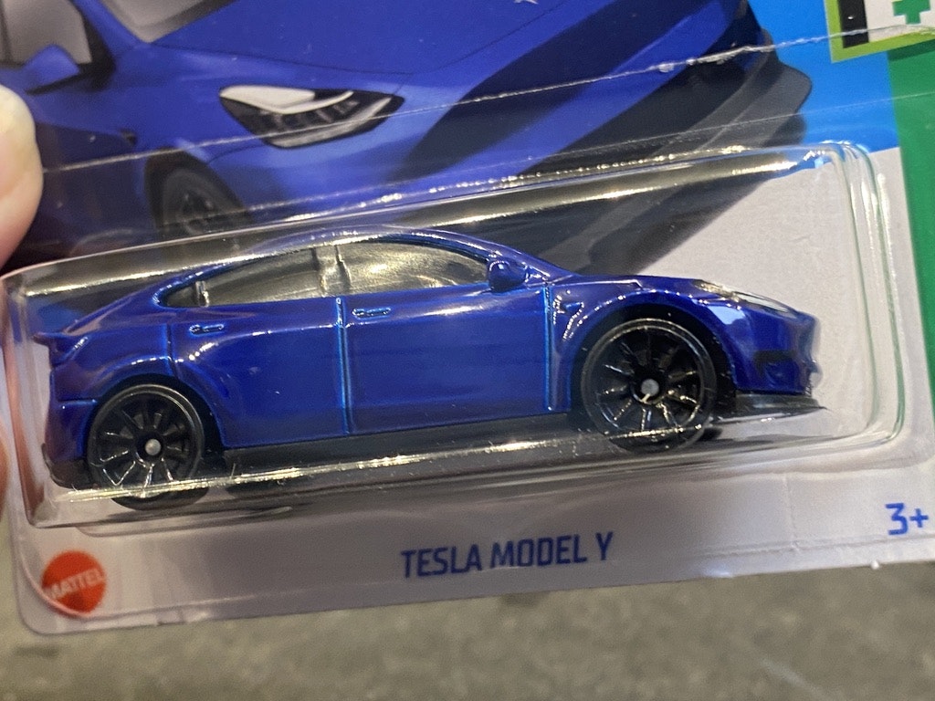 Skala 1/64 Hot Wheels: Tesla Model Y, Blue