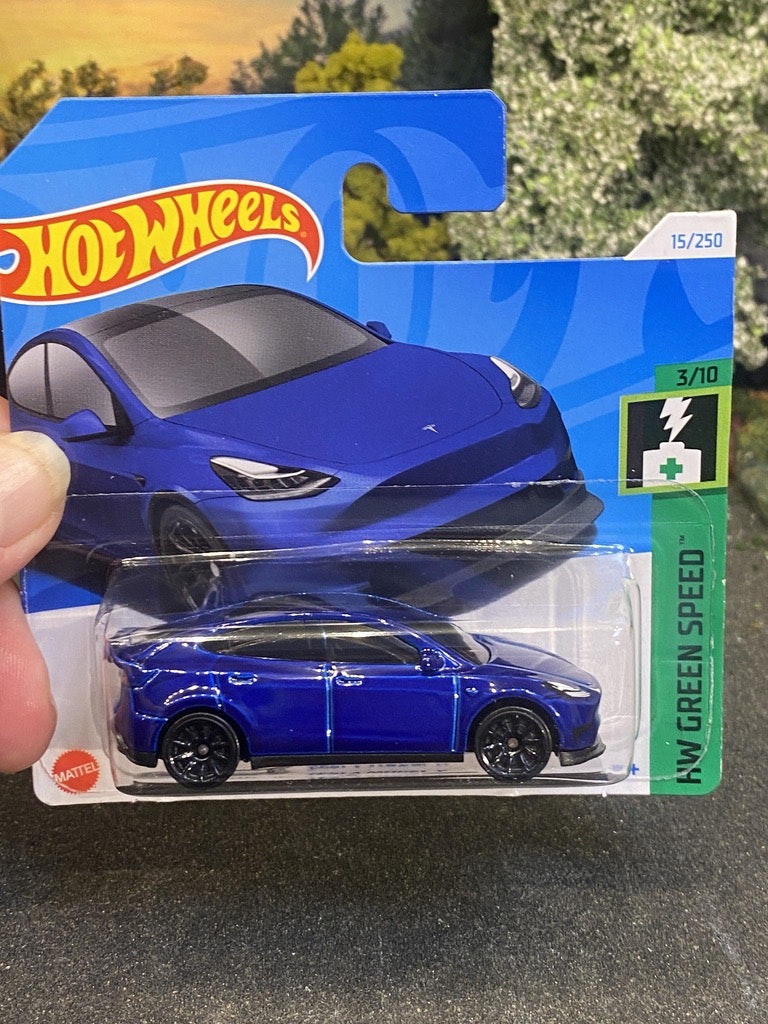Skala 1/64 Hot Wheels: Tesla Model Y, Blue