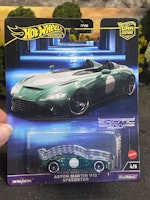 Skala 1/64 Hot Wheels Premium, Car Culture, Aston Martin V12 Speedster