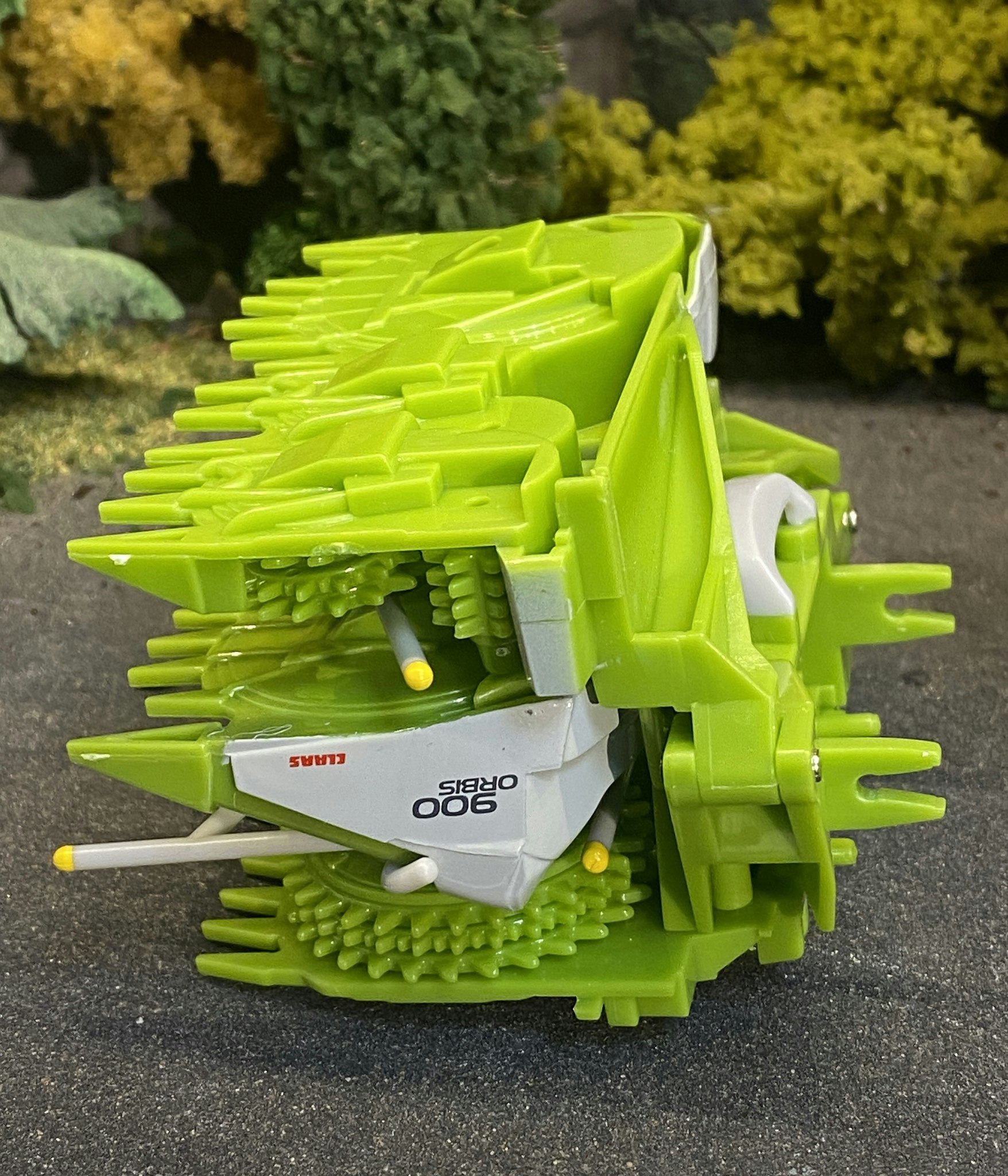 Skala 1/32 Claas Jaguar 980 - ORBIS 900 fr Britains