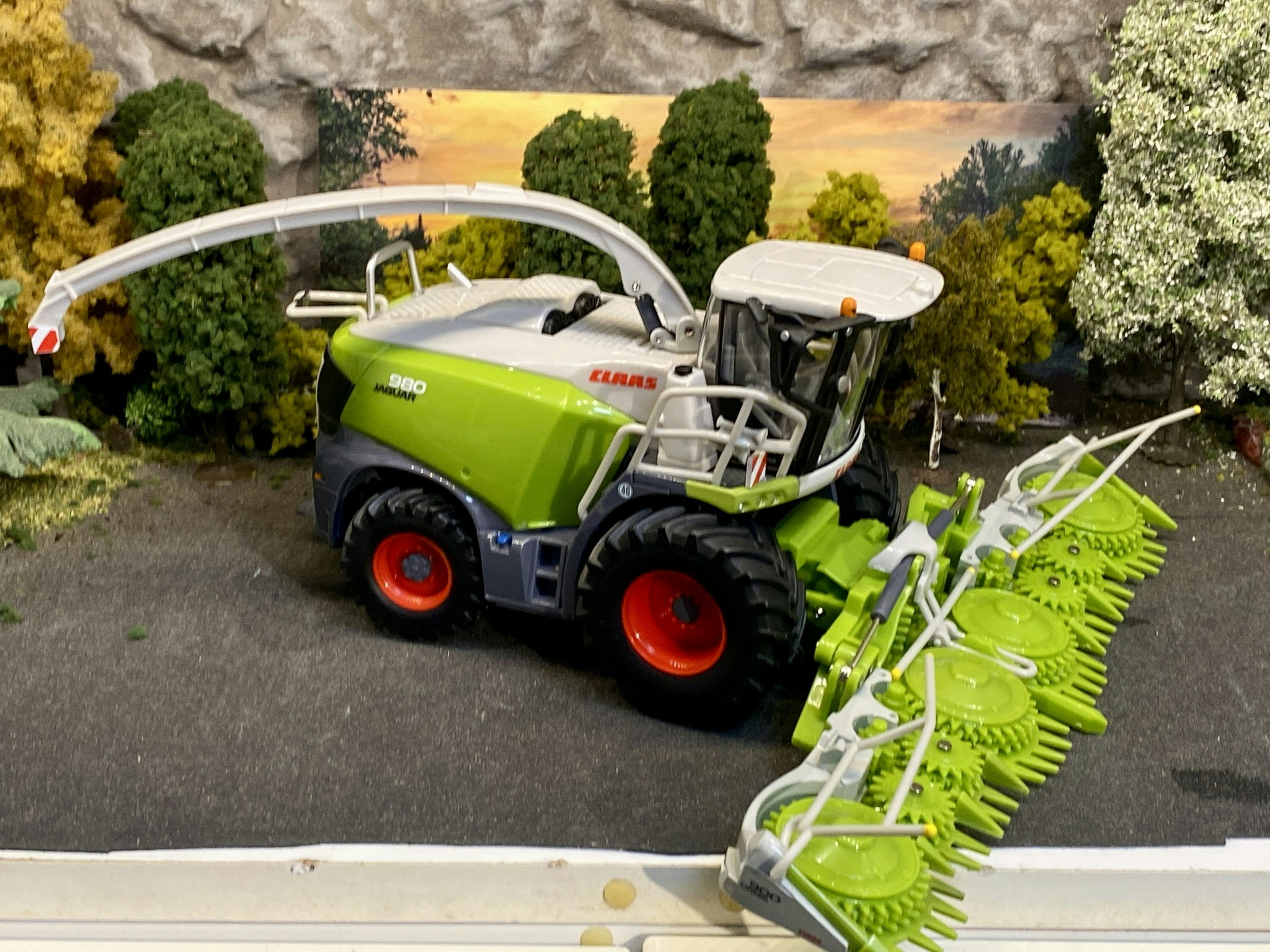 Skala 1/32 Claas Jaguar 980 - ORBIS 900 fr Britains