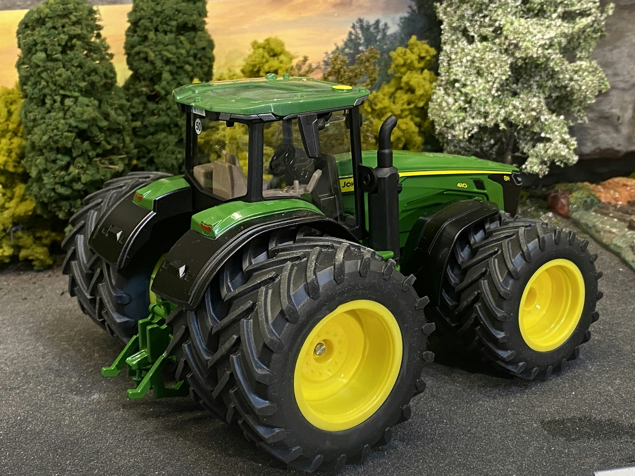 Skala 1/32 John Deere 8R 410 on duals fr SIKU Art.nr: 3292