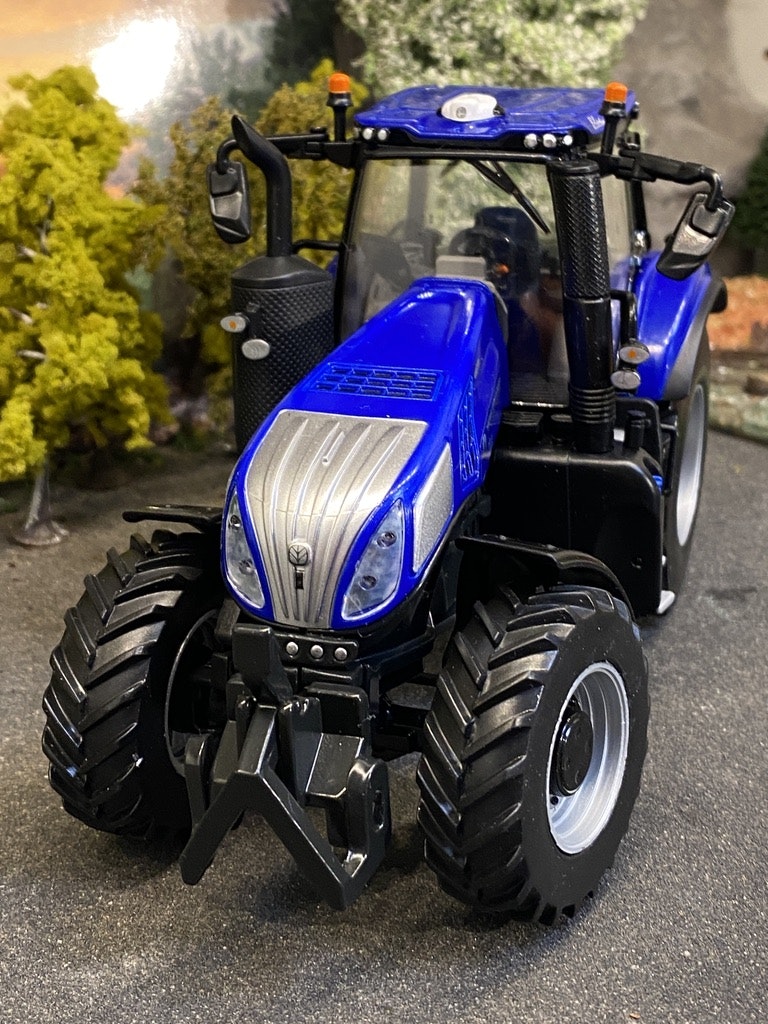 Skala 1/32 New Holland T8.435 Tractor "Blue power" fr Britains Art.nr: 43216