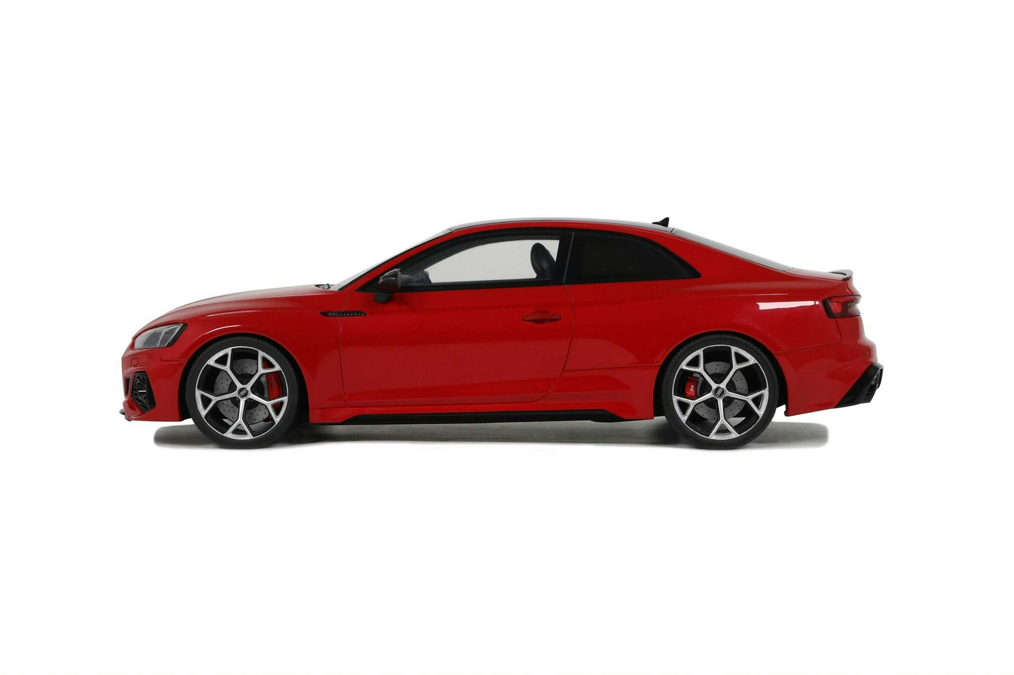 Skala 1/18 Audi RS5, Competition Red 2023 GT457 fr GT Spirit