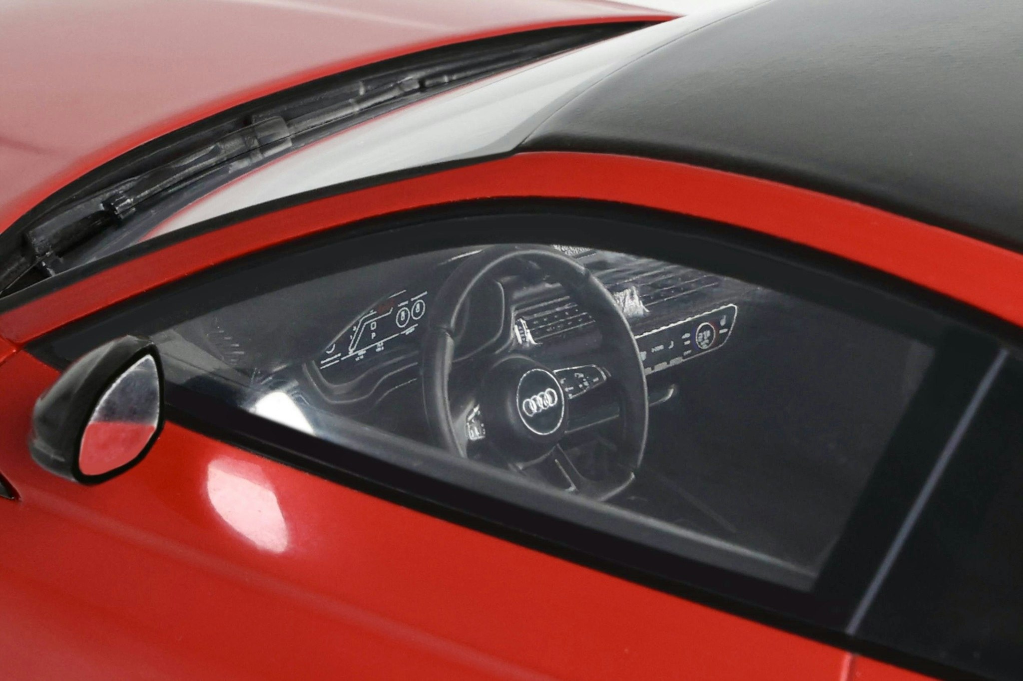Skala 1/18 Audi RS5, Competition Red 2023 GT457 fr GT Spirit
