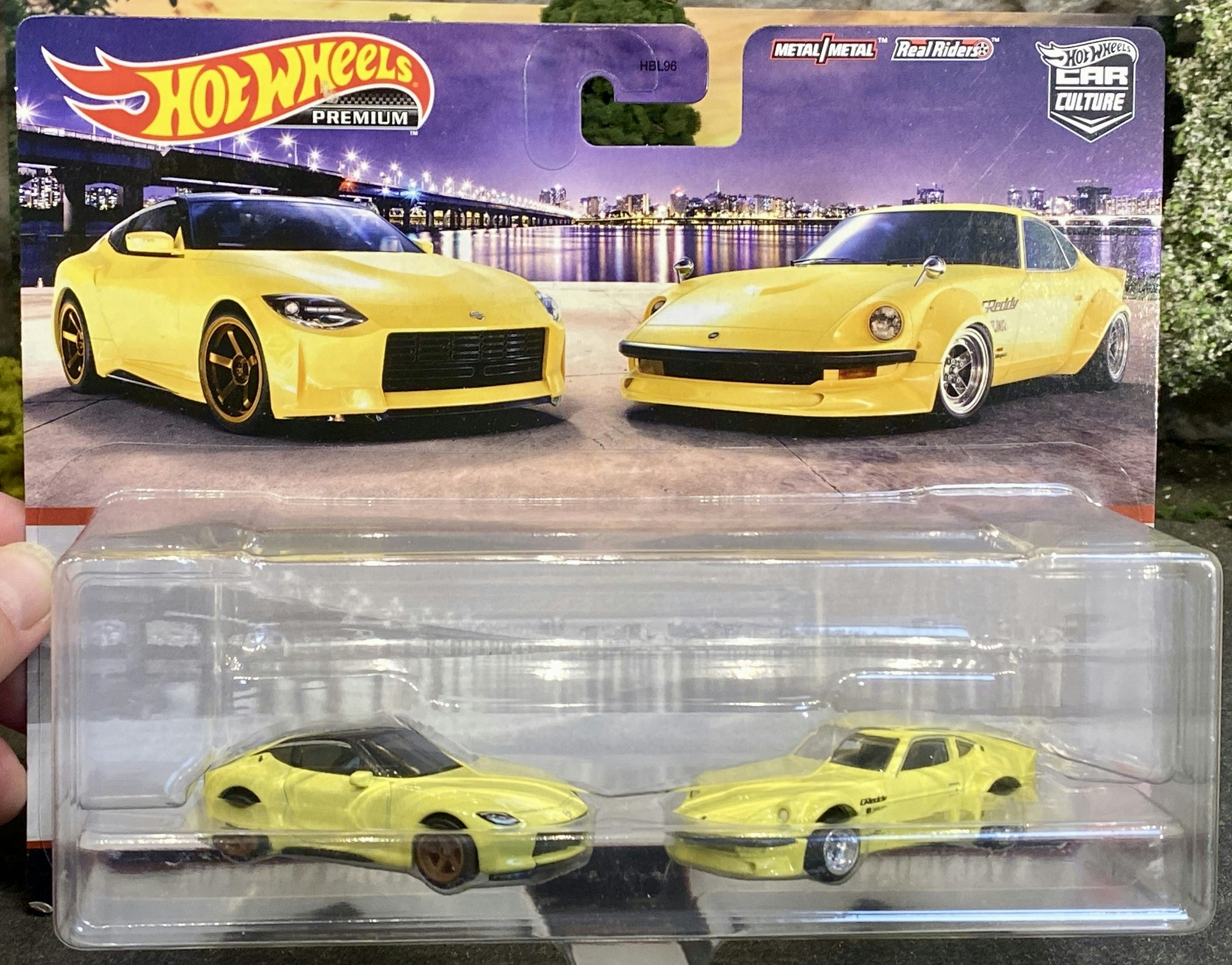 Skala 1/64 Hot Wheels PREMIUM 2-pack: Nissan Fairlady Z & Z Pronto