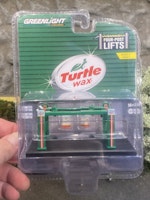 Skala 1/64 Four-Post lift / Fyrpelarlyft "Turtle", Series 5 fr Greenlight