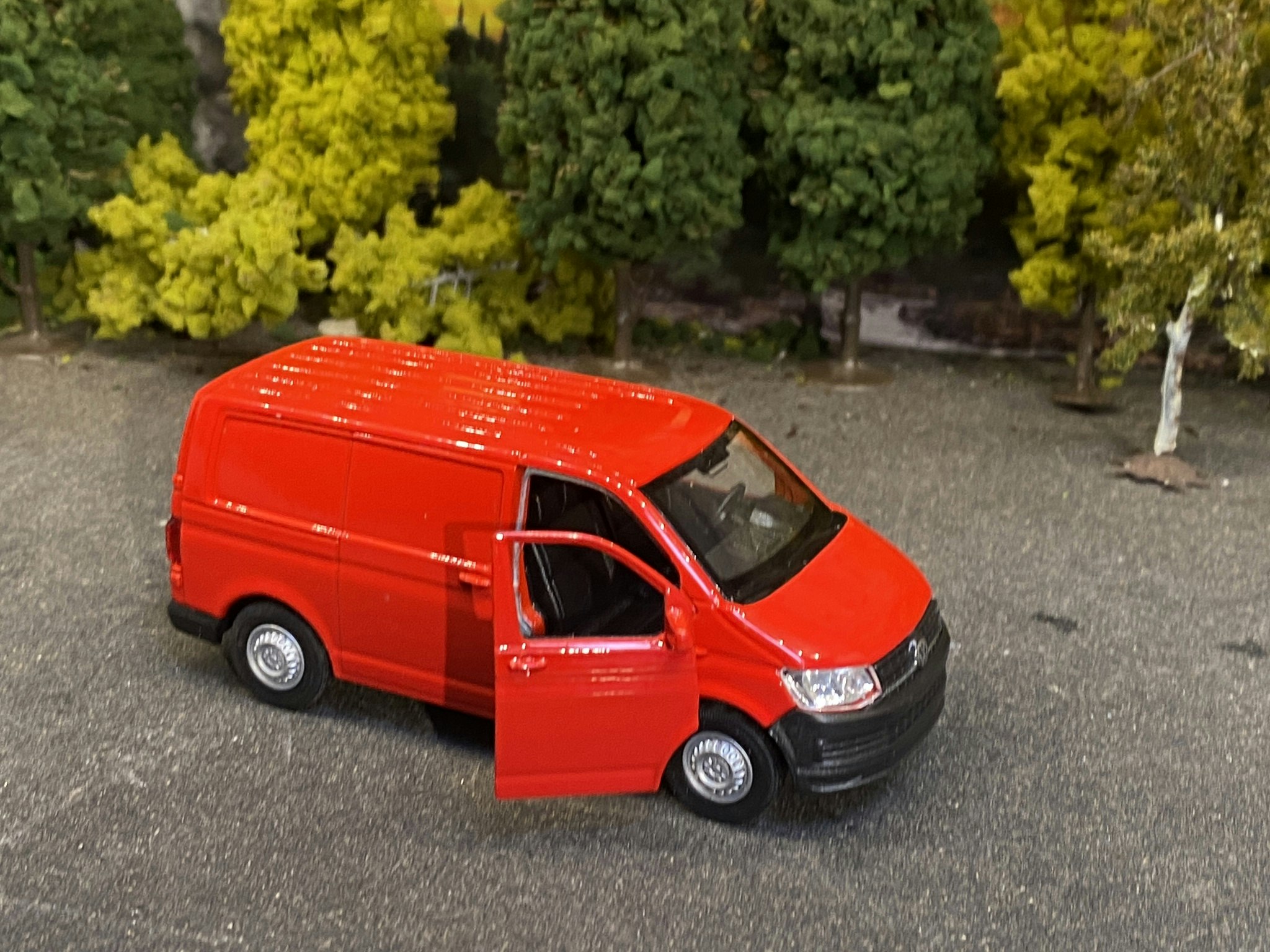 Skala 1/40 Volkswagen Buss T5, Red fr Nex models / Welly