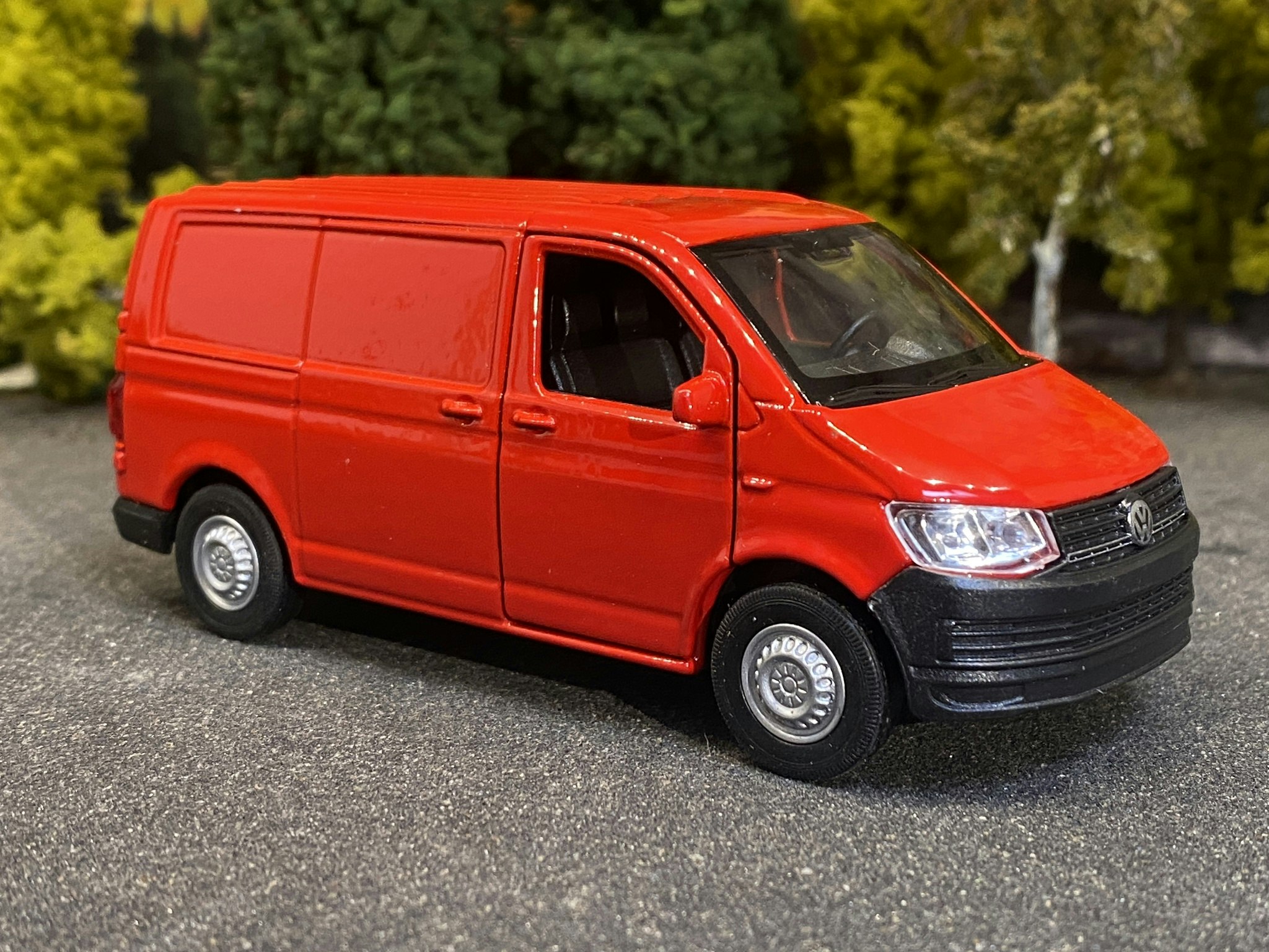 Skala 1/40 Volkswagen Buss T5, Red fr Nex models / Welly