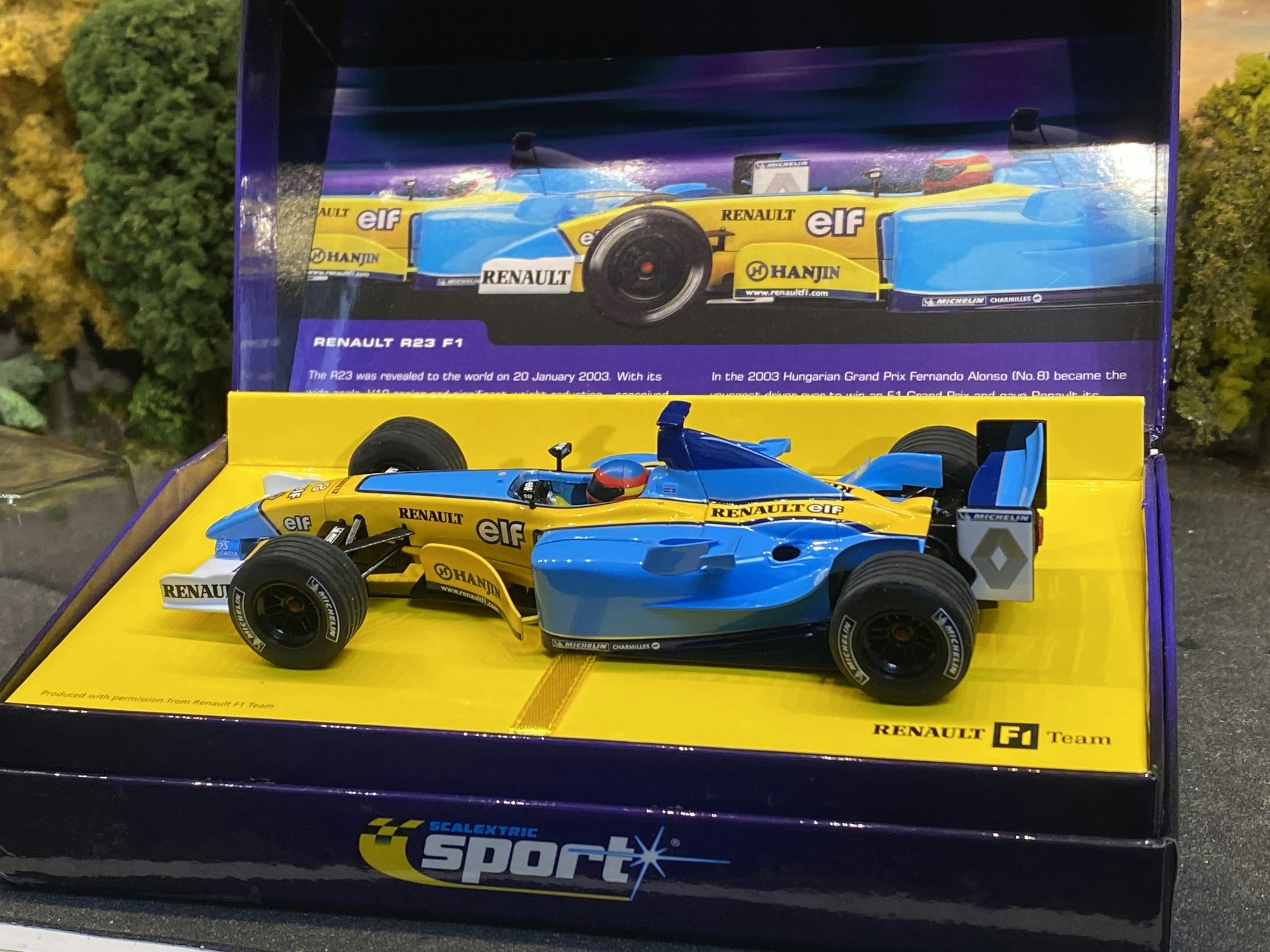 Scale 1/32 Analogue Slotcar - Renault R23 F1 F Alonso #8 fr Scalextric
