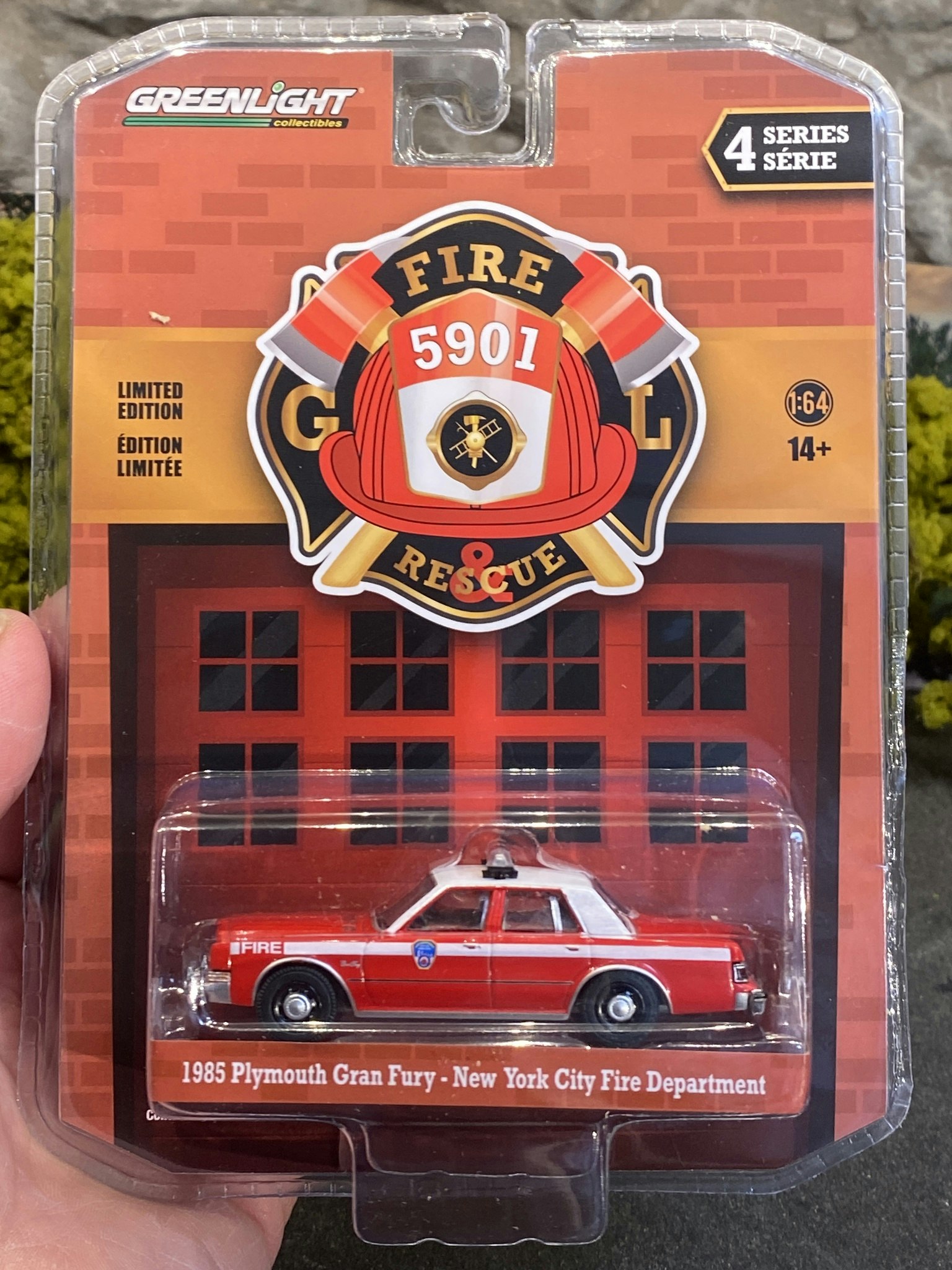 Skala 1/64 85' Plymouth Gran Fury NYCFD f Greenlight "Fire & Rescue"
