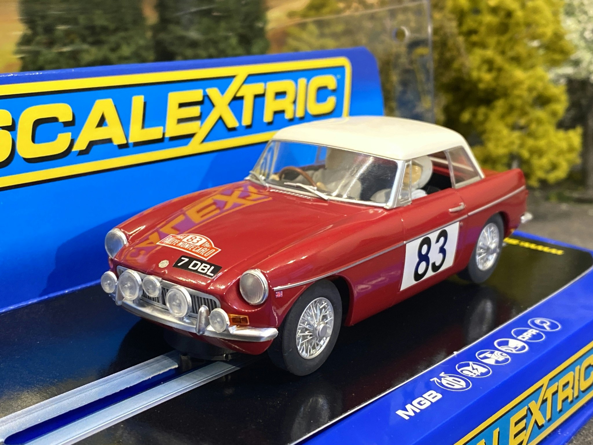 Skala 1/32 Analog Slotcar - MGB 64' Monte Carlo GT Class #83 fr Scalextric