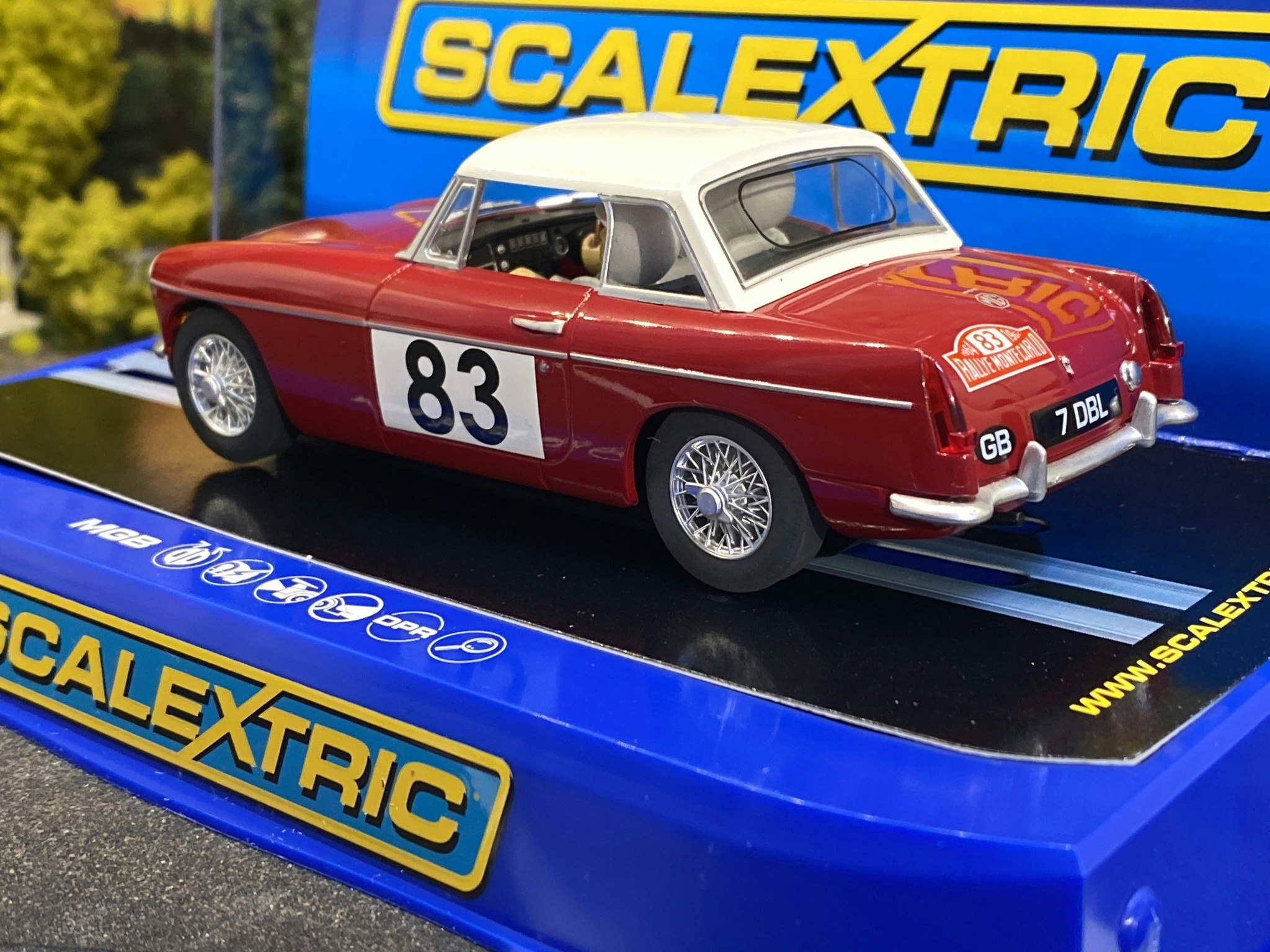Skala 1/32 Analog Slotcar - MGB 64' Monte Carlo GT Class #83 fr Scalextric