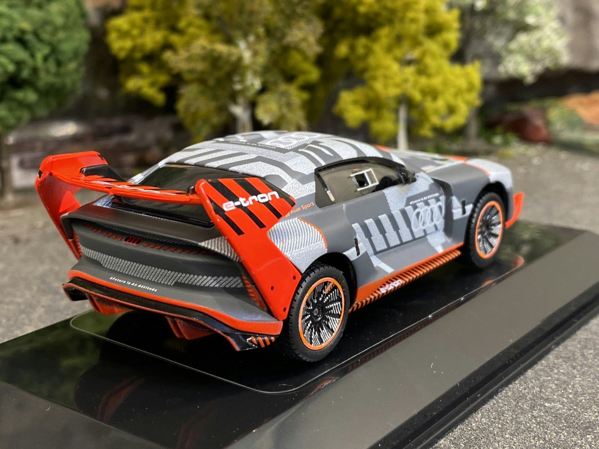 Skala 1/43 Audi S1 e-tron quattro fr Bburago Race