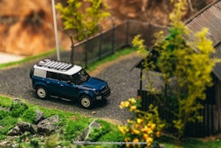 Skala 1/64 Land Rover Defender 110 Dark blue fr TARMAC Works - Global64