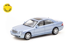 Skala 1/64 Mercedes-Benz S-Class Horizon Blue Metallic fr TARMAC Works