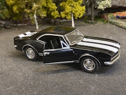 Skala 1/37 Chevrolet Camaro 1967, Black w stripes fr Kinsmart