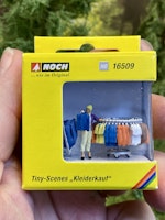 NOCH 16509 Skala H0, Tiny Scences ‘Clothes Shopping’