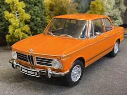 Skala 1/18 BMW 2002 tii, Orange (08543P) fr Kyosho