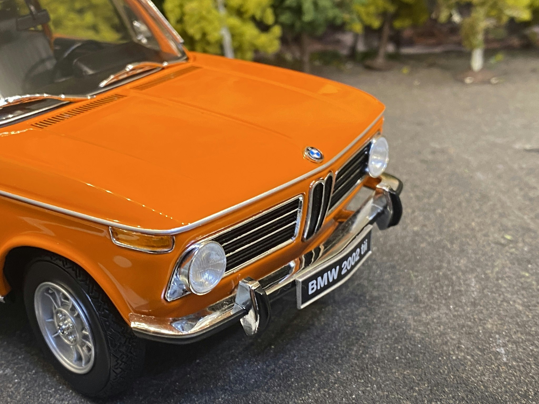 Skala 1/18 BMW 2002 tii, Orange (08543P) fr Kyosho