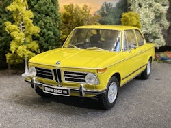 Skala 1/18 BMW 2002 tii, Yellow (08543GF) fr Kyosho