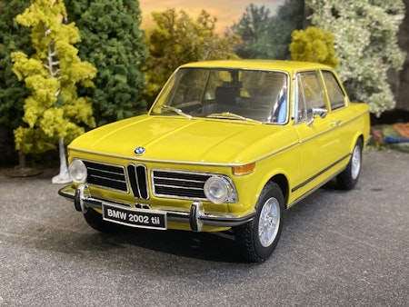 Skala 1/18 BMW 2002 tii, Yellow (08543GF) fr Kyosho