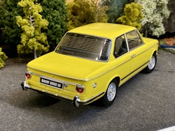 Skala 1/18 BMW 2002 tii, Yellow (08543GF) fr Kyosho