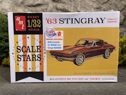 Skala 1/32 - 1953 Chevrolet Corvette Stingray Hardtop fr AMT