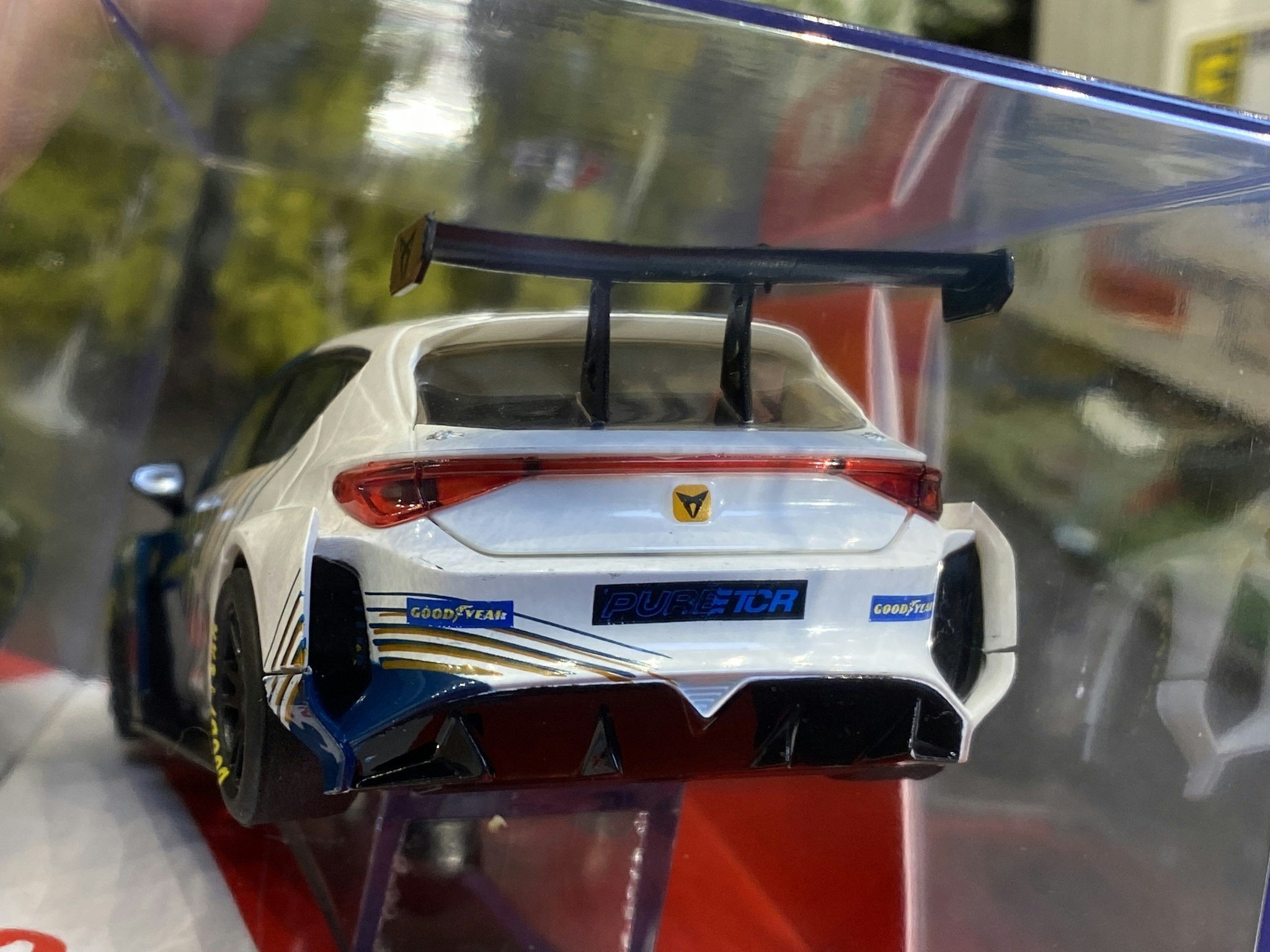 Skala 1/32 Analogue Slot Car fr SCX: Cupra E-RACER - Gené