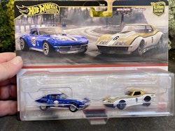 Skala 1/64 Hot Wheels PREMIUM 2-pack: Custom Stingray & 69 Copo Corvette