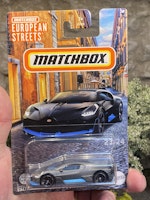 Skala 1/64 Matchbox, European Streets: Bugatti Divo 2018'