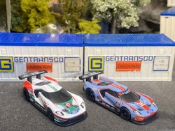 Nedsatt! Skala 1/64 Hot Wheels PREMIUM 2-pack: FORD GT Race 16´x 2