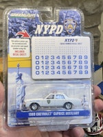 Skala 1/64 1989 Chevrolet Caprice NYPD w decal sheet "Hot Pursuit" fr Greenlight