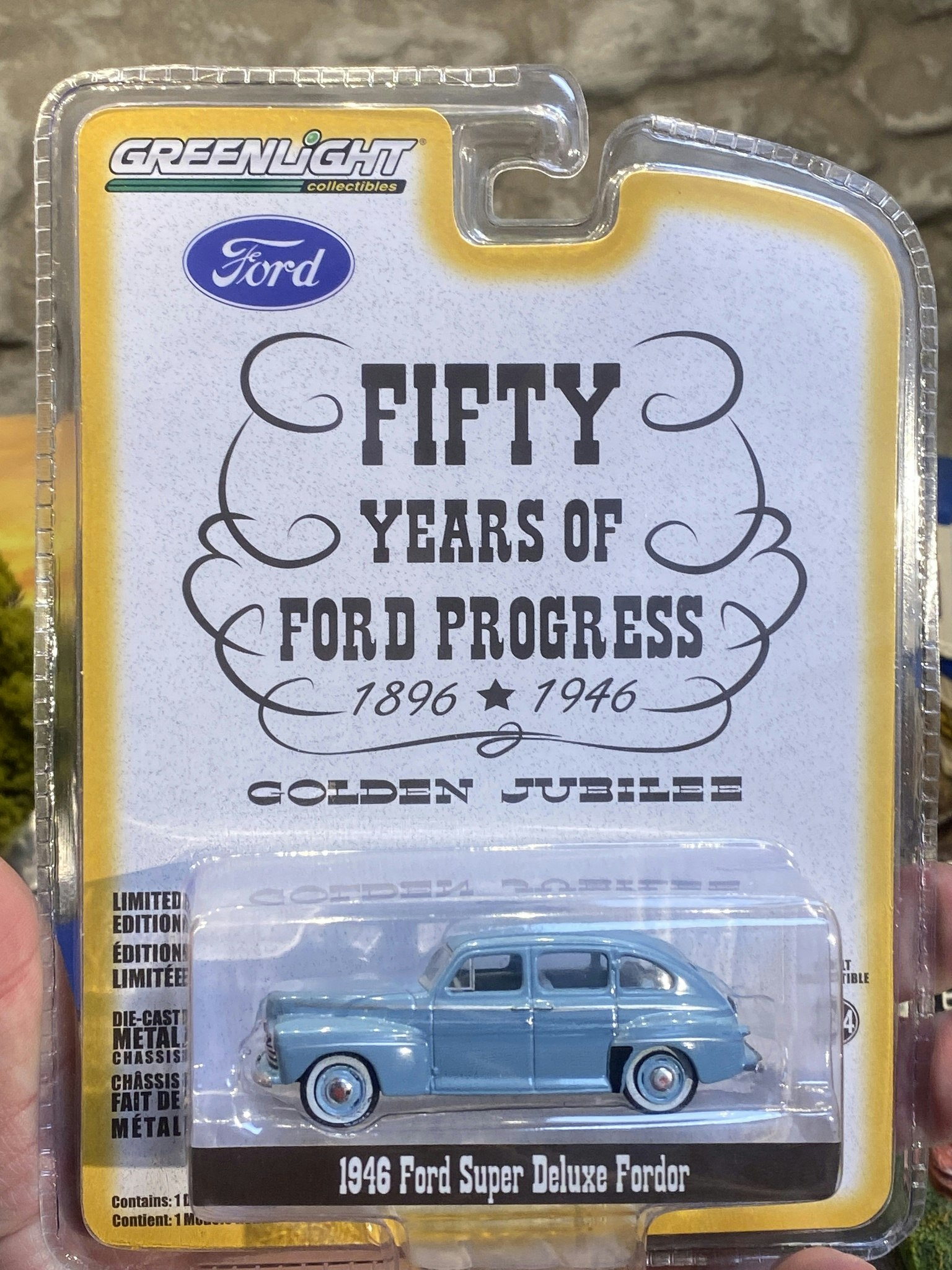 Skala 1/64 1946 Ford Super Deluxe Fordor "Ford 50 years" fr Greenlight