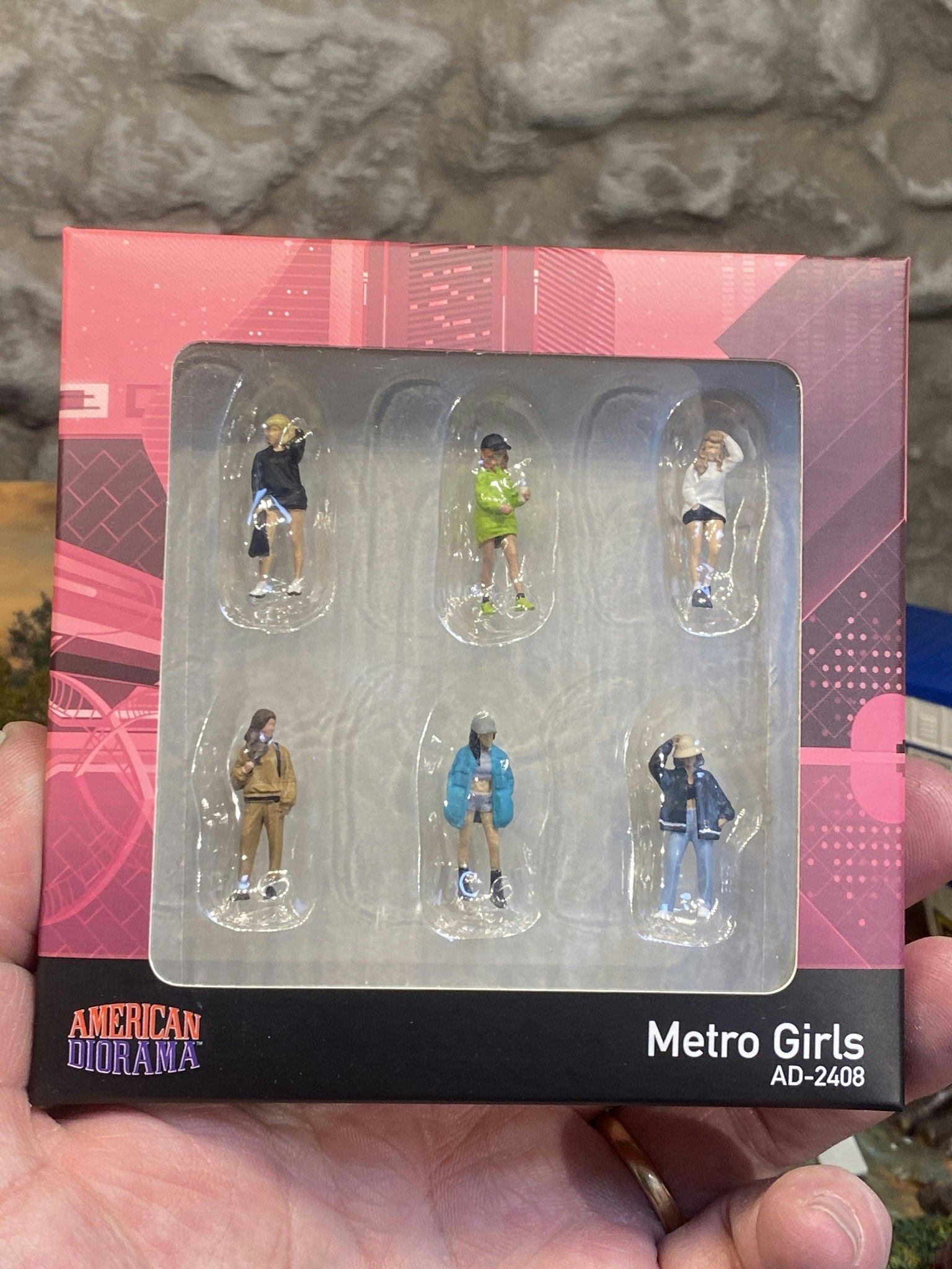 Skala 1/64 - 6 Figures "Metro Girls" fr American Diorama
